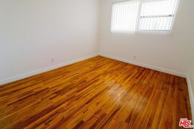 Photo - 7249 Bakman Ave