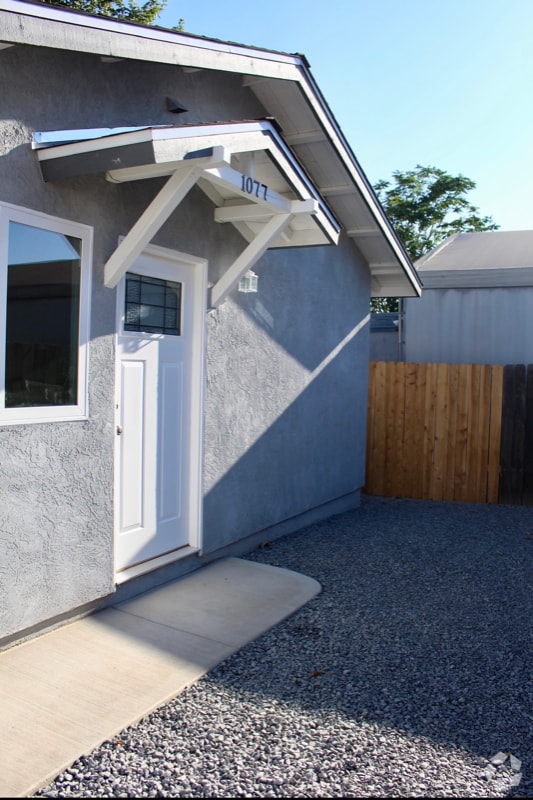 Building Photo - 1077 Greenfield Dr Rental