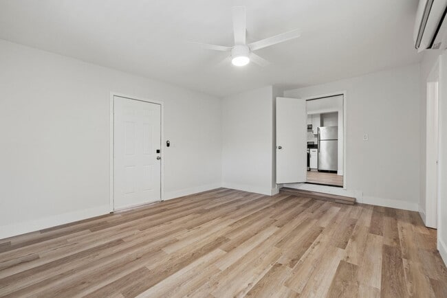 Photo - 15105 Nurmi St Unit 15105 B Nurmi St