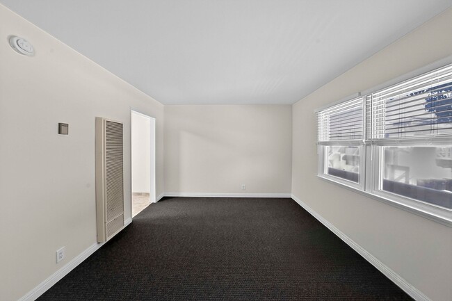 Photo - 75 Glendora Ave Unit 75 Glendora 3