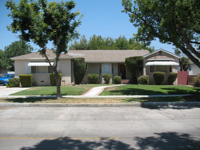 Building Photo - 3121 W Wyoming Ave Rental
