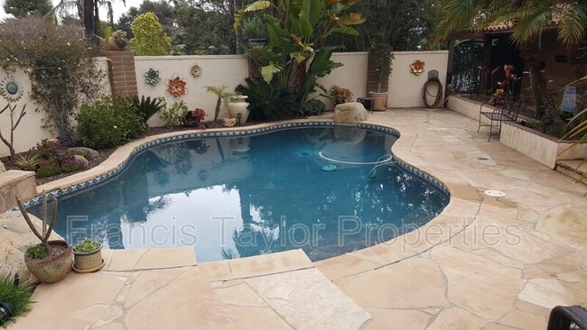 Photo - 3043 Bernardo Ave