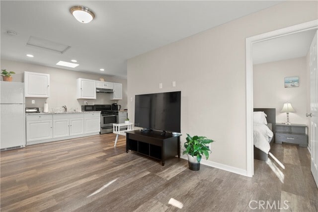 Photo - 217 E Carroll Ave