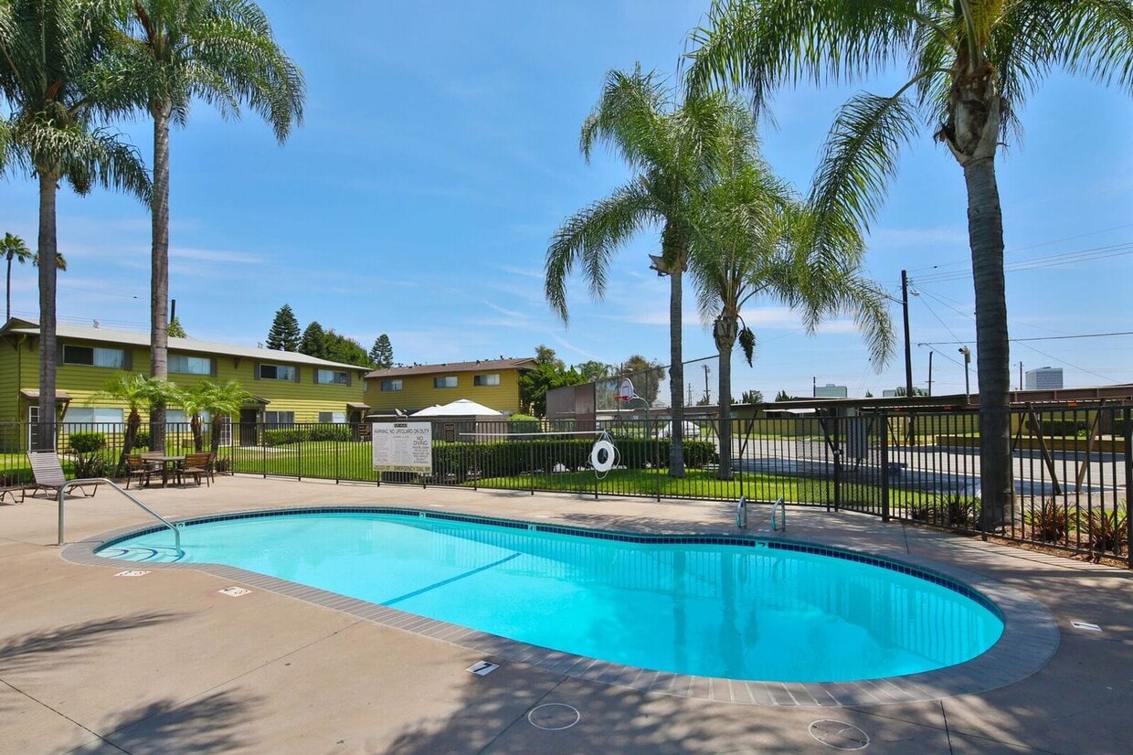 Floor Plan - Bungalow - 2 Bedrooms 2 Bathrooms