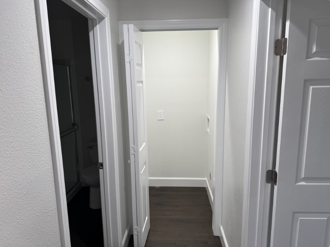 Photo - 900 Stern Ln