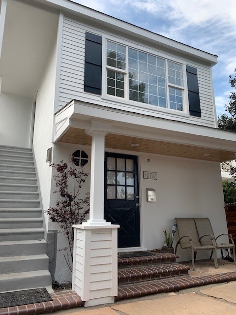 Front - 12713 Venice Blvd Unit Top Floor