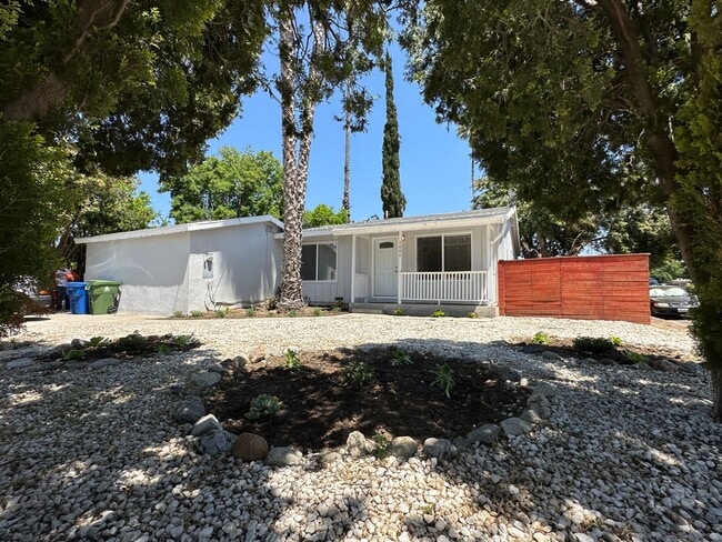 Building Photo - 7000 Glade Ave