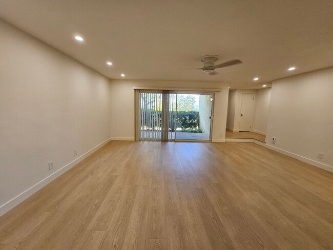 Photo - Modern Comfort Meets Convenience — 4-Bedro...