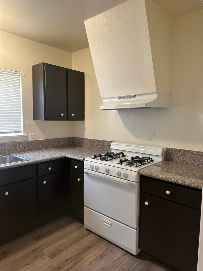 Photo - 1522 N Sycamore St Unit A