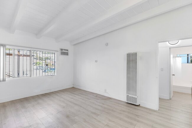 Photo - 3324 Drew St