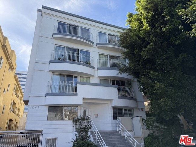 Photo - 1247 Barry Ave Unit 401