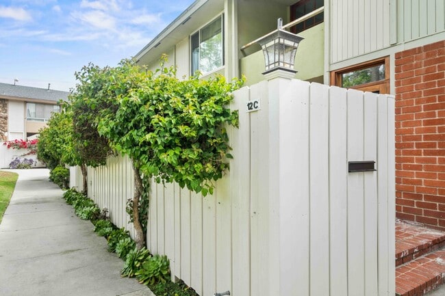 Building Photo - 5215 Sepulveda Blvd