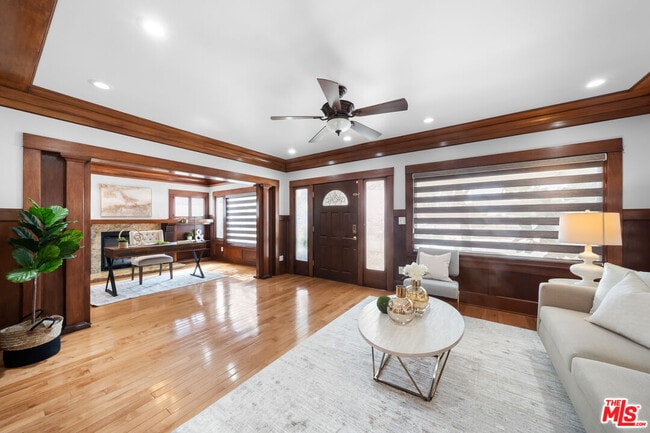 Photo - 1728 N Van Ness Ave House