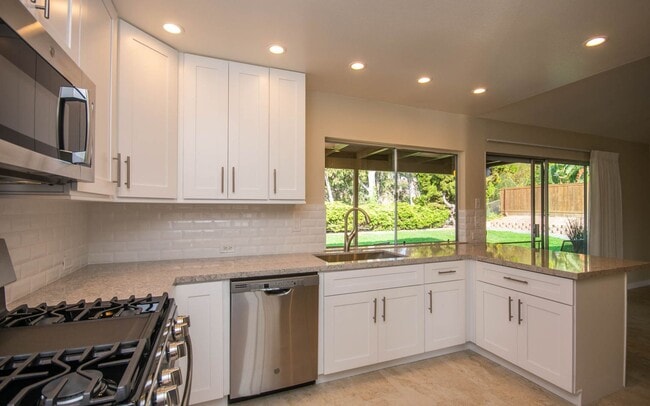 Fully Remodeled 3BD/2BA in Carlsbad - Fully Remodeled 3BD/2BA in Carlsbad House
