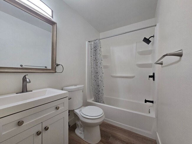 Photo - 6046 Reo Pl