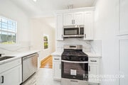 Photo - 451 N Sycamore Ave Apartment Unit 451