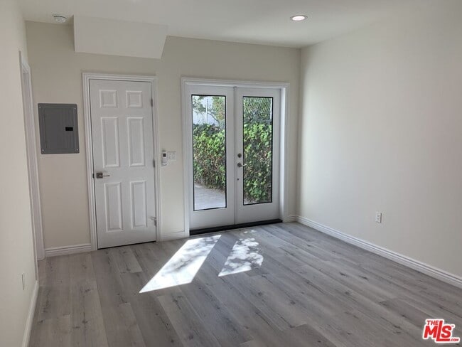 Photo - 1125 S Clark Dr