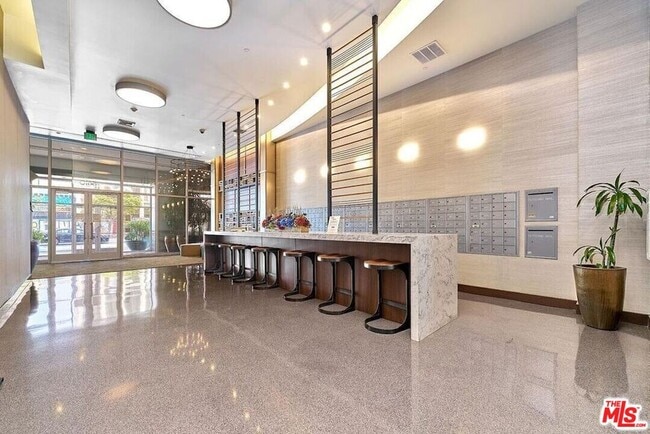 Photo - 3810 Wilshire Blvd Unit 303