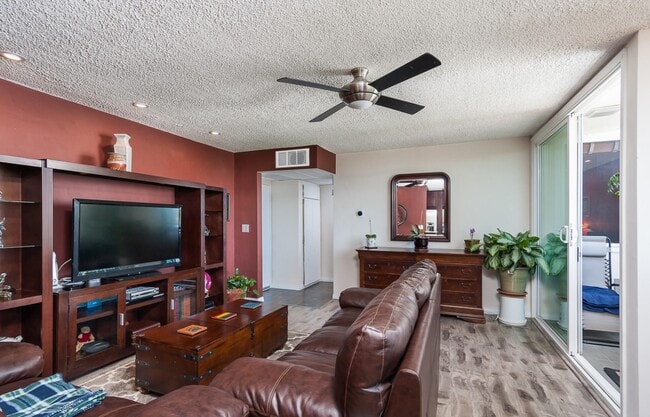 Photo - 1907 Robinson Ave Unit 306