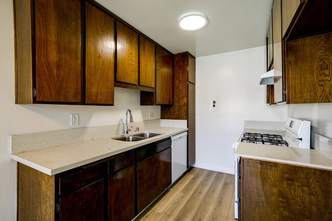 Building Photo - 5452 Corteen Pl Unit 26