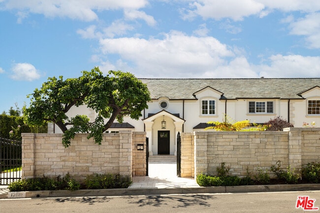Building Photo - 13620 Romany Dr