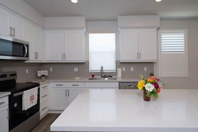 Photo - 455 Meyer Pl