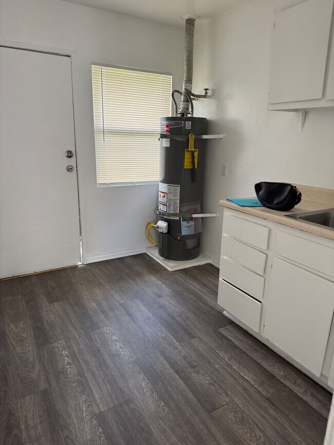 Photo - 834-846 N Davidson Ave Unit 838-1