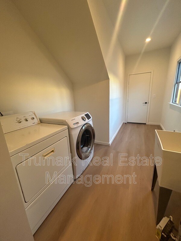 Photo - 611 E Garfield Ave