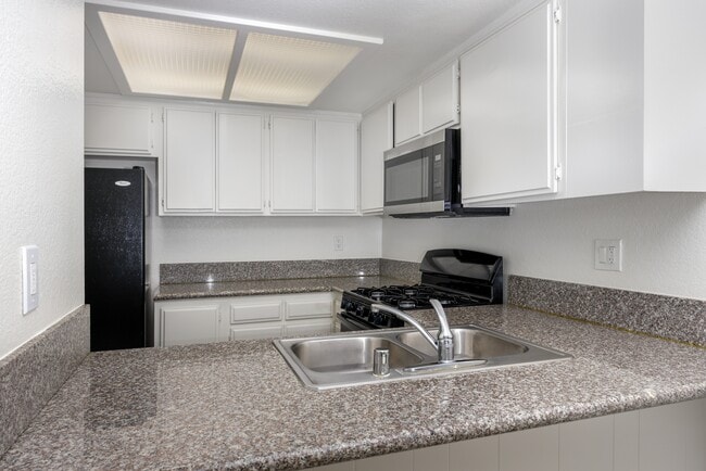 Photo - 750 Redondo Beach Blvd