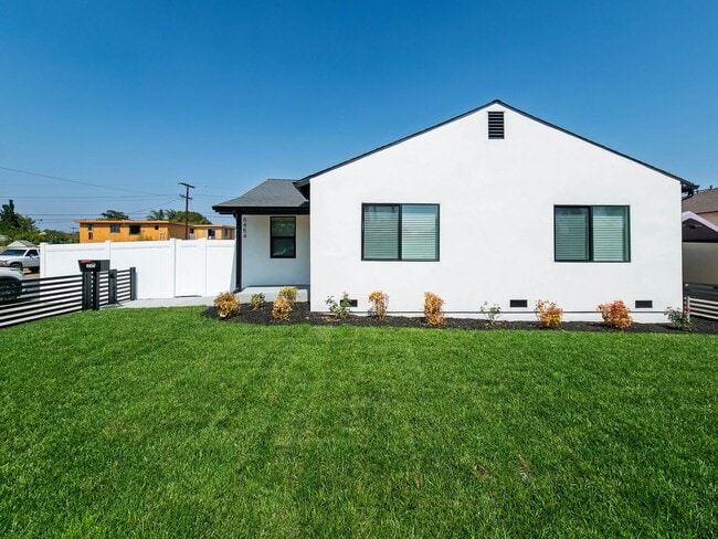 Photo - 6454 Gentry Ave