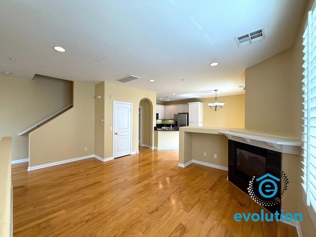 Building Photo - 810 Harbor Cliff Way