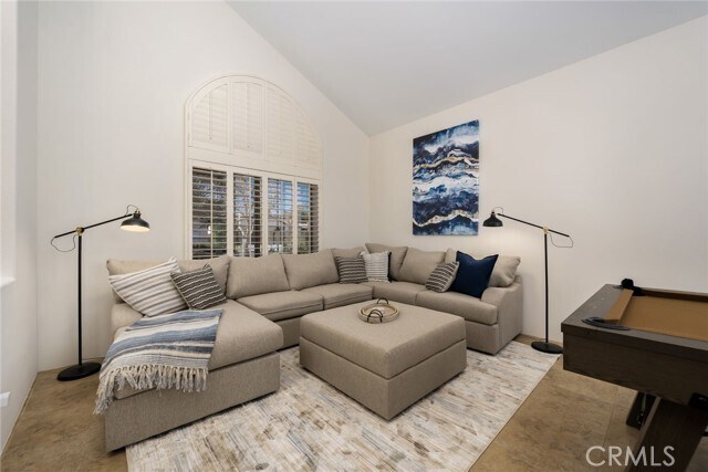 Photo - 48674 Acropolis St