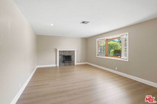 Photo - 6646 Franrivers Ave