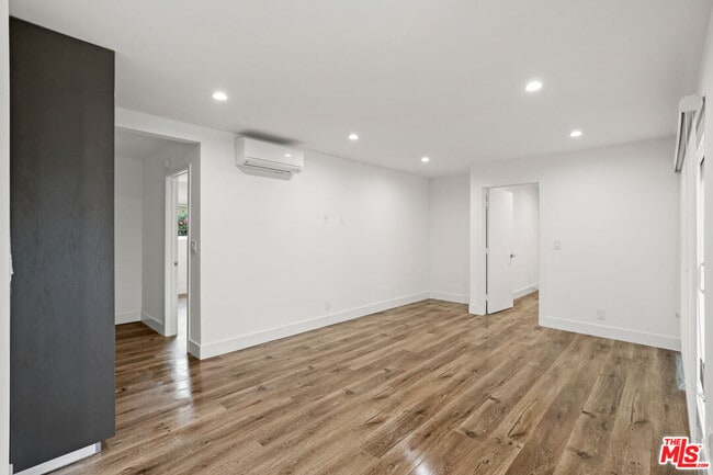 Photo - 1624 Federal Ave Unit 11