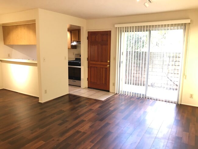 Photo - 276 E Bellevue Dr