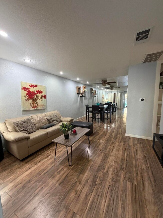 Photo - 680 N Ashurst Ct Unit 115