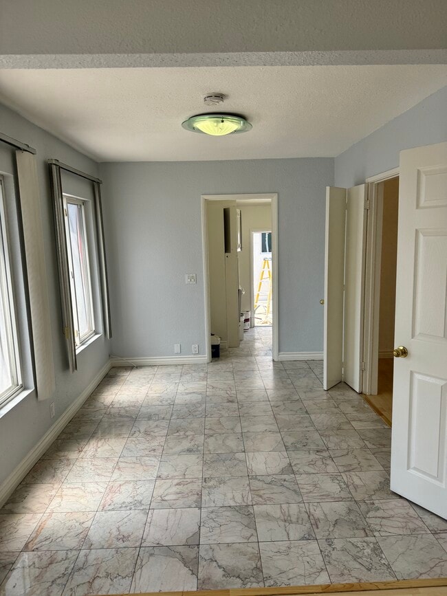 Dining room - 14933 Sylvan St