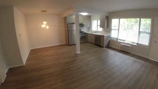 Photo - 750 Hayworth Ave Unit 9