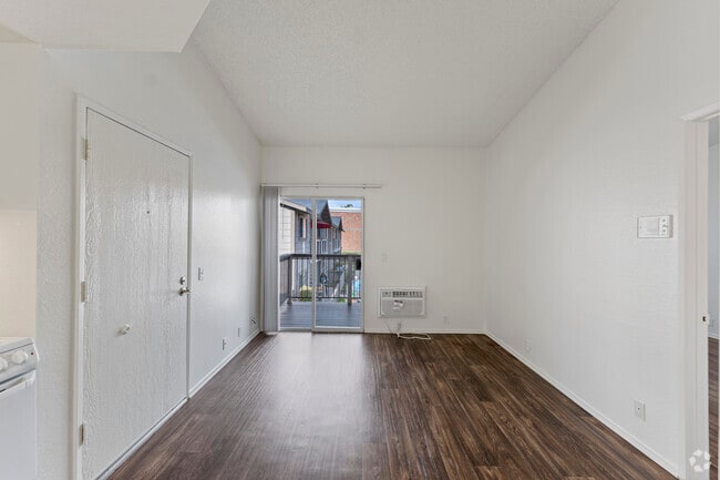 1BR, 1 BA - 460SF - Sunnyside Senior Apartments