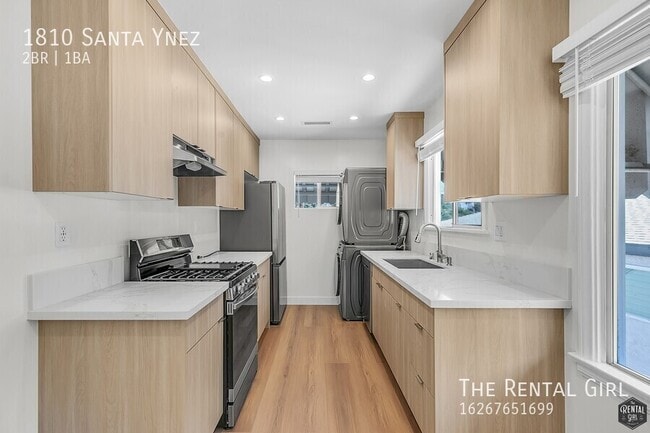 Building Photo - 1810 Santa Ynez St Rental