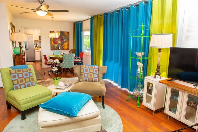 Building Photo - 250 Vista Montana Way