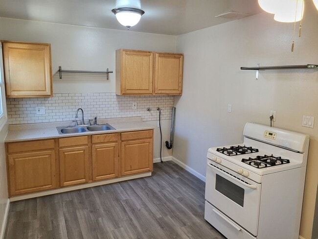Building Photo - 4092-4096 Green Unit 4092 Rental