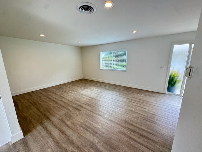 Photo - 289 Ogle St Unit 289B