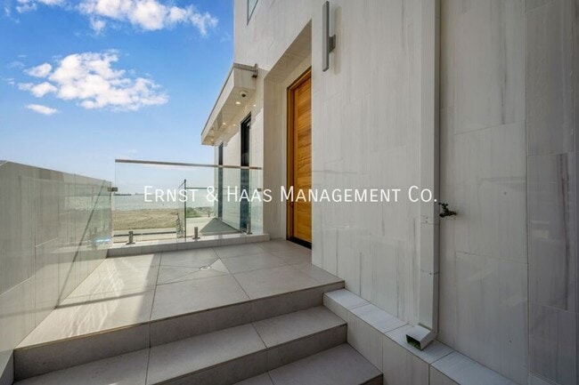 Photo - 1724 Bluff Pl