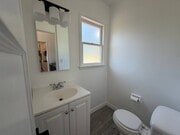 Photo - 13422 Oxnard St