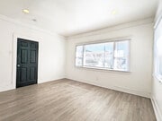Photo - 435 W 4th St Unit 1/2