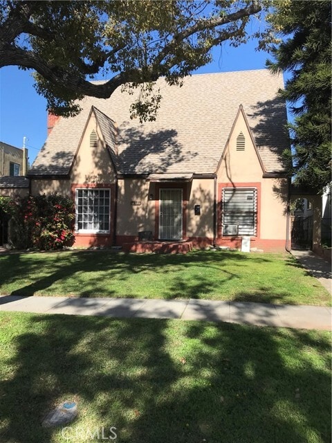 Building Photo - 3033 Sherwood Ave