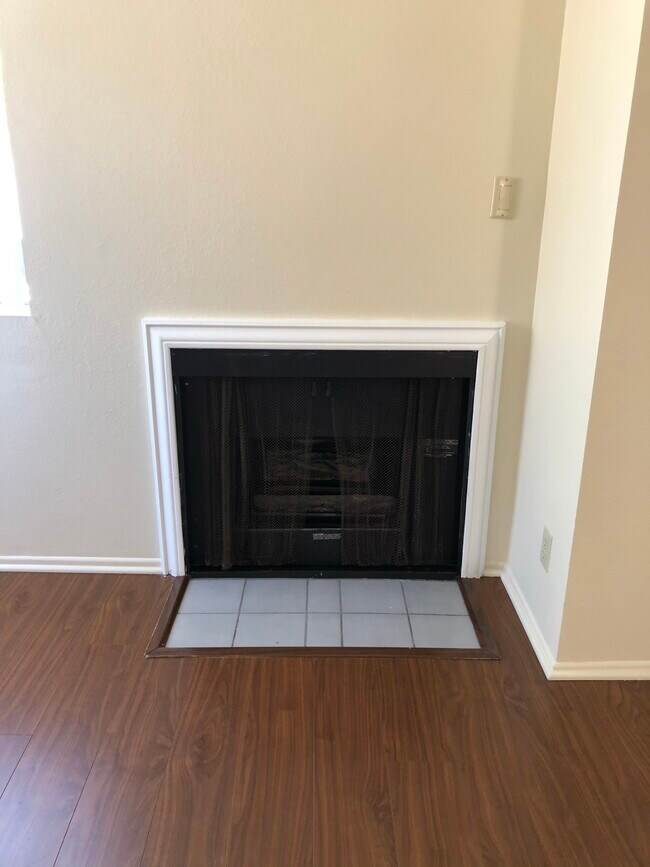 Photo - 401 W Dryden St Unit 211