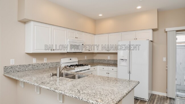 Photo - 1327 Holly Ave