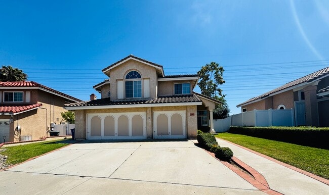 Building Photo - Spacious 4BD/2.5BA Home in Chula Vista - $4,295/mo!!